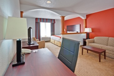 King Suite Holiday Inn Express Chicago